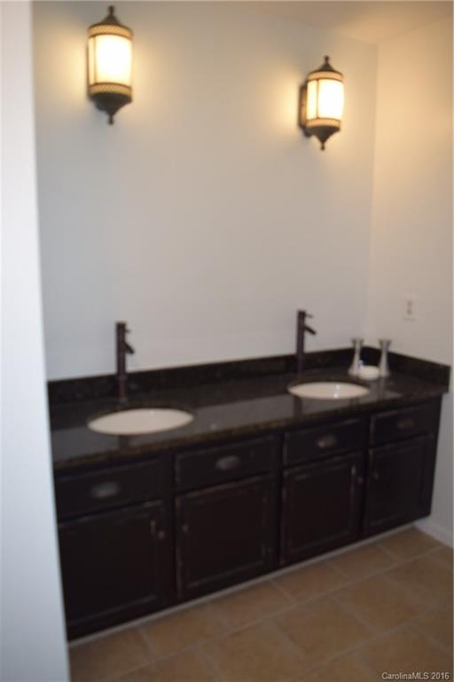 2141 Lennox Square Road, Unit 36 Charlotte, NC 28210 - Photo 20 of 22 Gallery Image 20