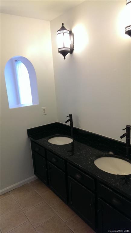 2141 Lennox Square Road, Unit 36 Charlotte, NC 28210 - Photo 21 of 22 Gallery Image 21