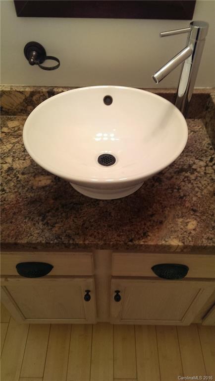 2141 Lennox Square Road, Unit 36 Charlotte, NC 28210 - Photo 4 of 22 Gallery Image 4