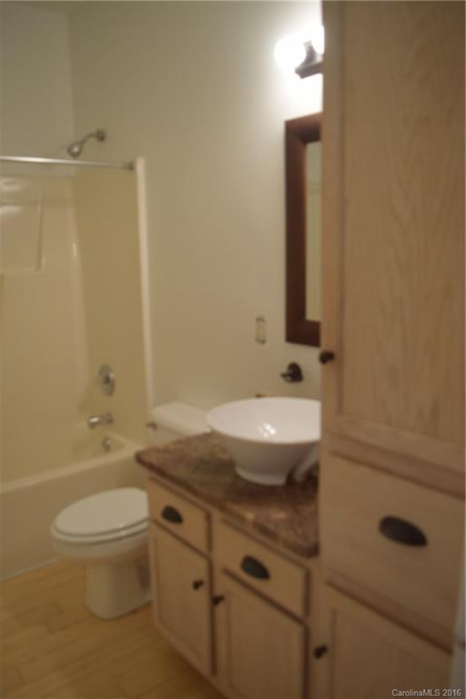 2141 Lennox Square Road, Unit 36 Charlotte, NC 28210 - Photo 5 of 22 Gallery Image 5