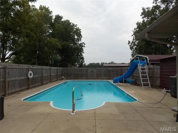 $299,900 | 647 County Road 470, Poplar Bluff, MO 63901