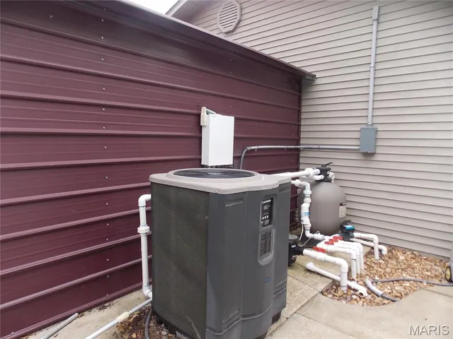 $299,900 | 647 County Road 470, Poplar Bluff, MO 63901