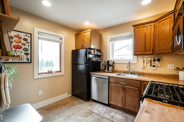 $259,900 | 607 South Oak Park Court, Milwaukee, WI 53214