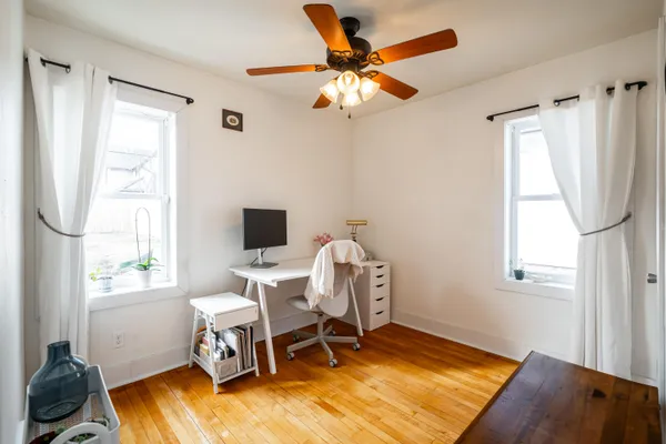 $259,900 | 607 South Oak Park Court, Milwaukee, WI 53214