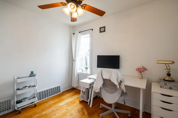 $259,900 | 607 South Oak Park Court, Milwaukee, WI 53214