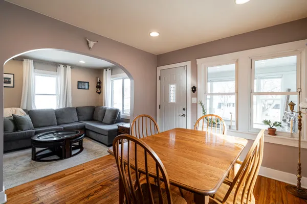 $259,900 | 607 South Oak Park Court, Milwaukee, WI 53214