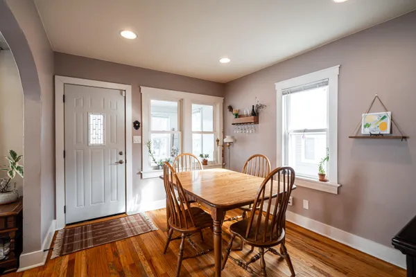 $259,900 | 607 South Oak Park Court, Milwaukee, WI 53214