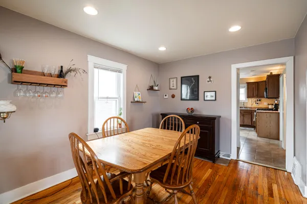 $259,900 | 607 South Oak Park Court, Milwaukee, WI 53214