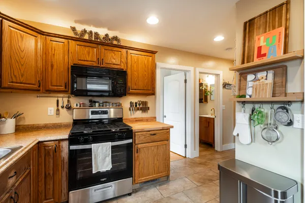 $259,900 | 607 South Oak Park Court, Milwaukee, WI 53214