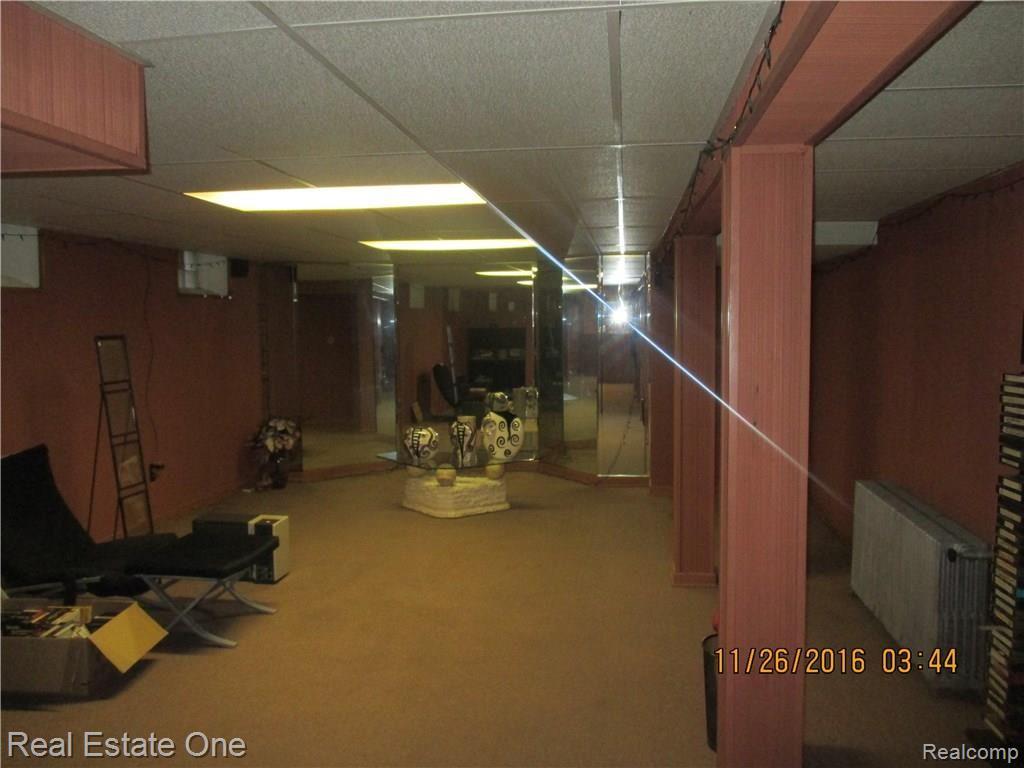 16656 Parkside Street Detroit, MI 48221 - Photo 25 of 33 IMG_1921.JPG