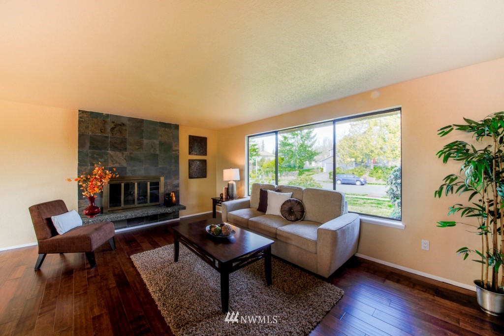 2913 Morris Avenue South Renton, WA 98055 - Photo 2 of 25