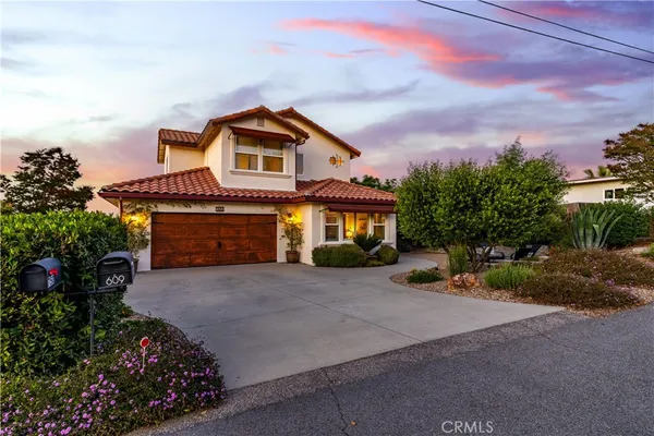 $1,025,000 | 609 Shannon Hill Drive, Paso Robles, CA 93446