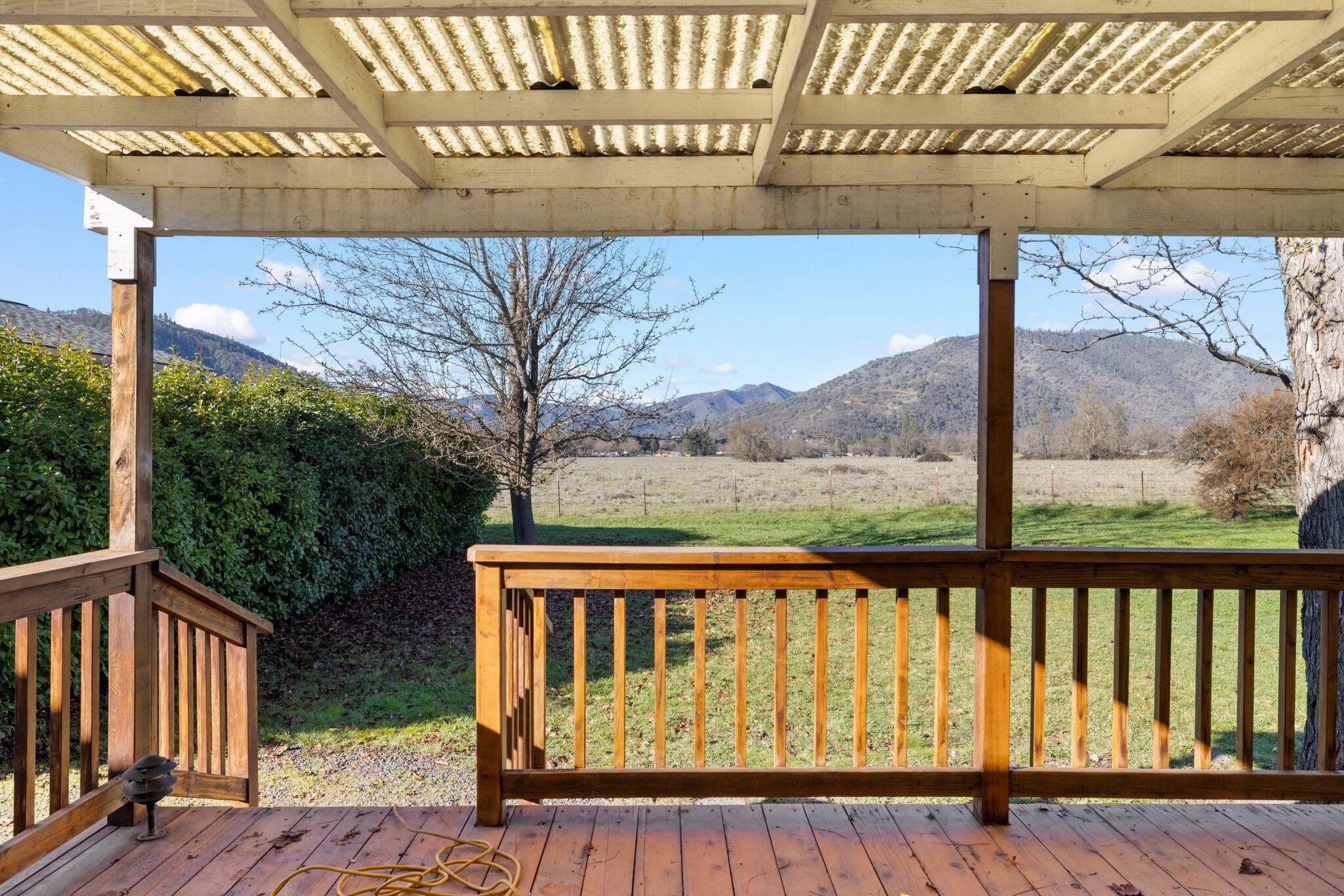 7385 Maple Lane Central Point, OR 97502 - Photo 22 of 26 27-web-or-mls-WCI_4730