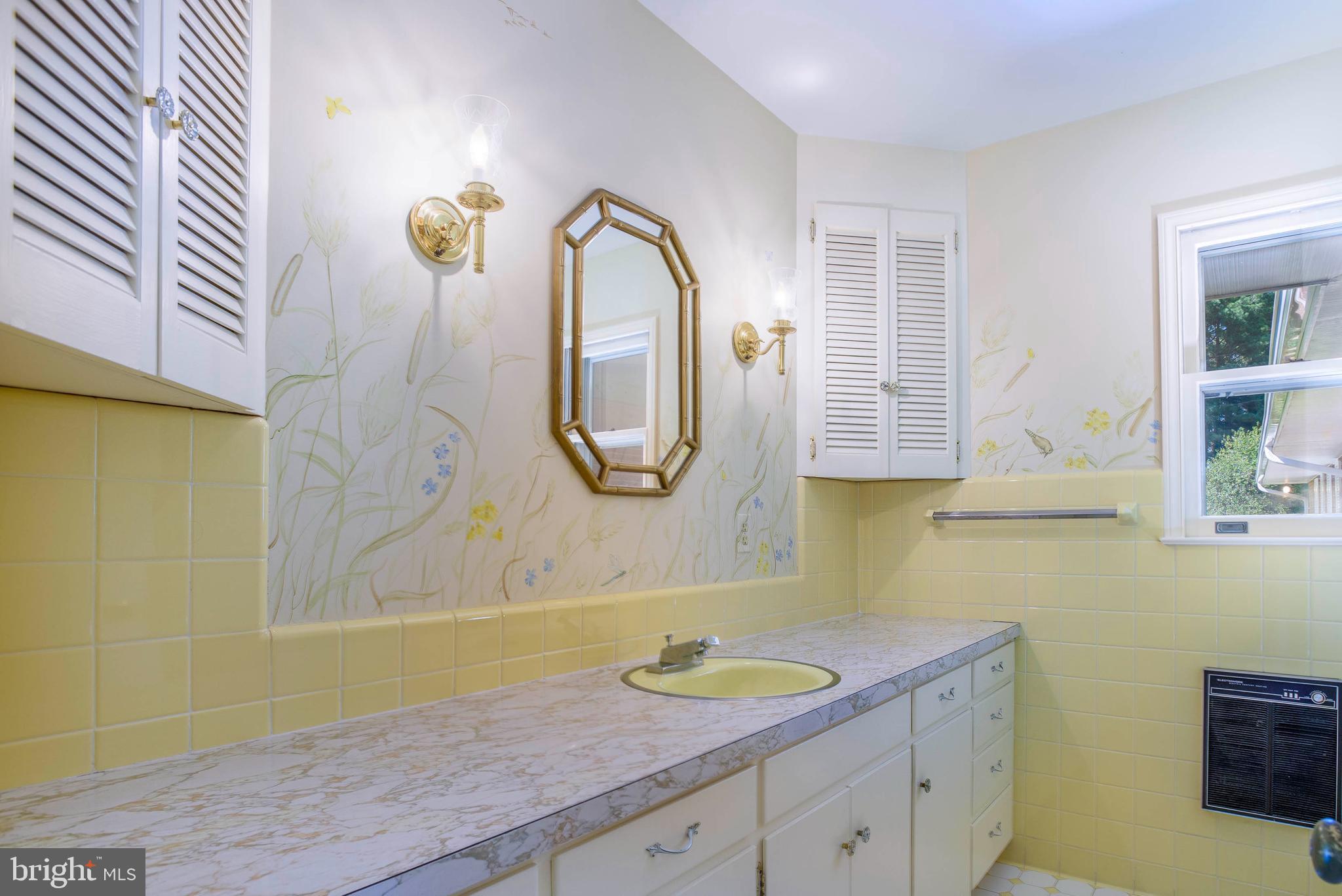 7221 Drum Point Road St. Michaels, MD 21663 - Photo 37 of 41 Hall Bath with shower/tub