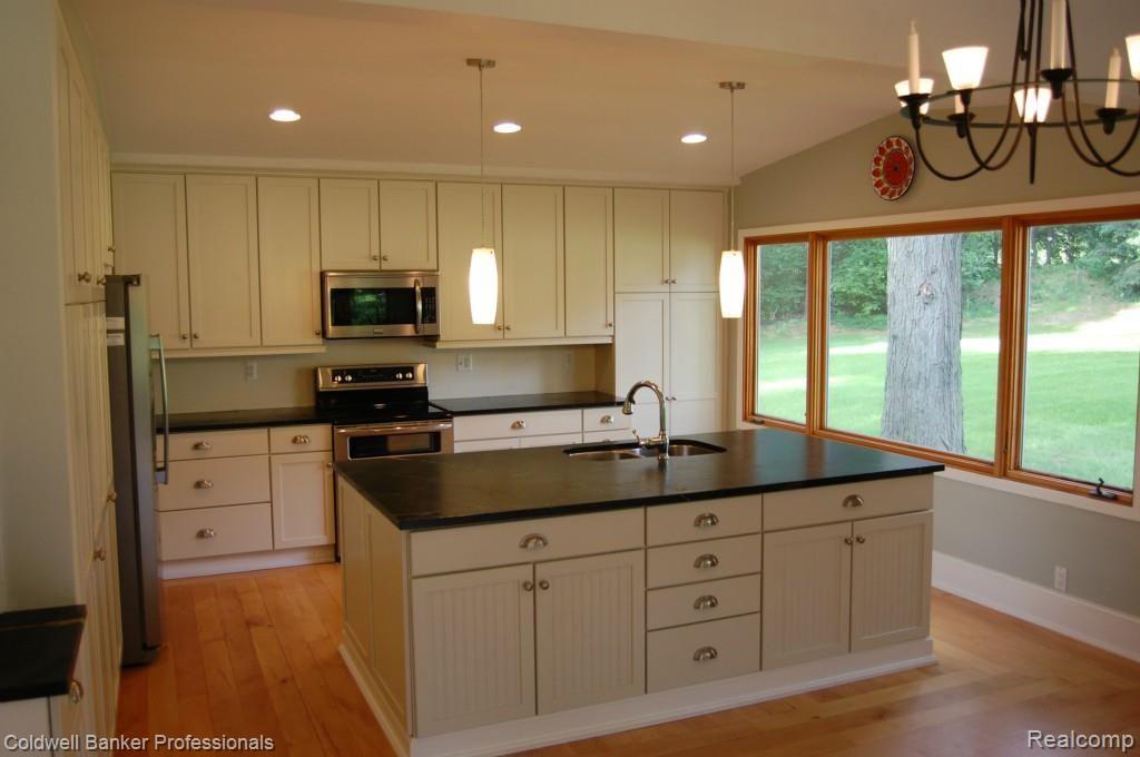 32860 Haverford Road Franklin, MI 48025 - Photo 7 of 29