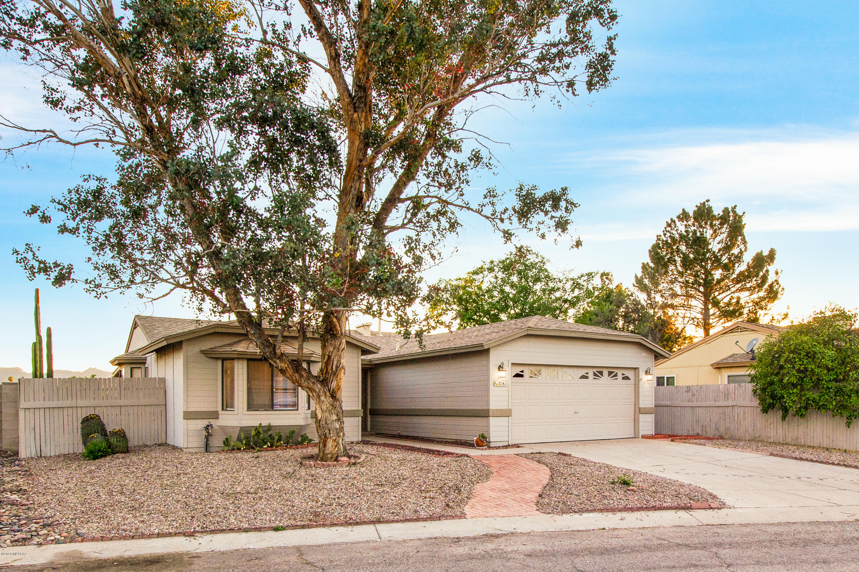 2781 West Sunset Road Tucson, AZ 85741 - Photo 3 of 30