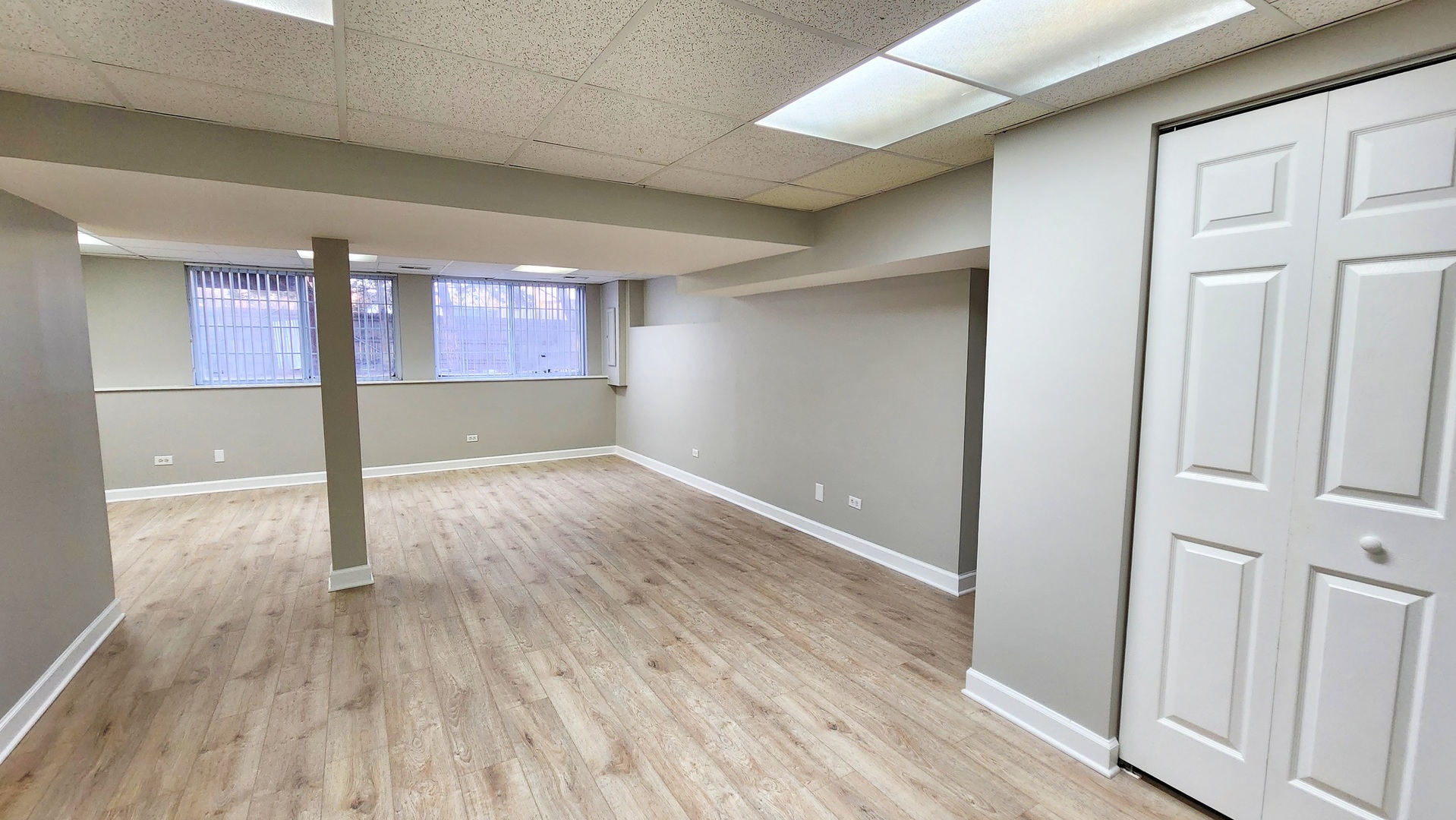 1296 Spaulding Road Bartlett, IL 60103 - Photo 25 of 37 a view of a hallway with wooden floor