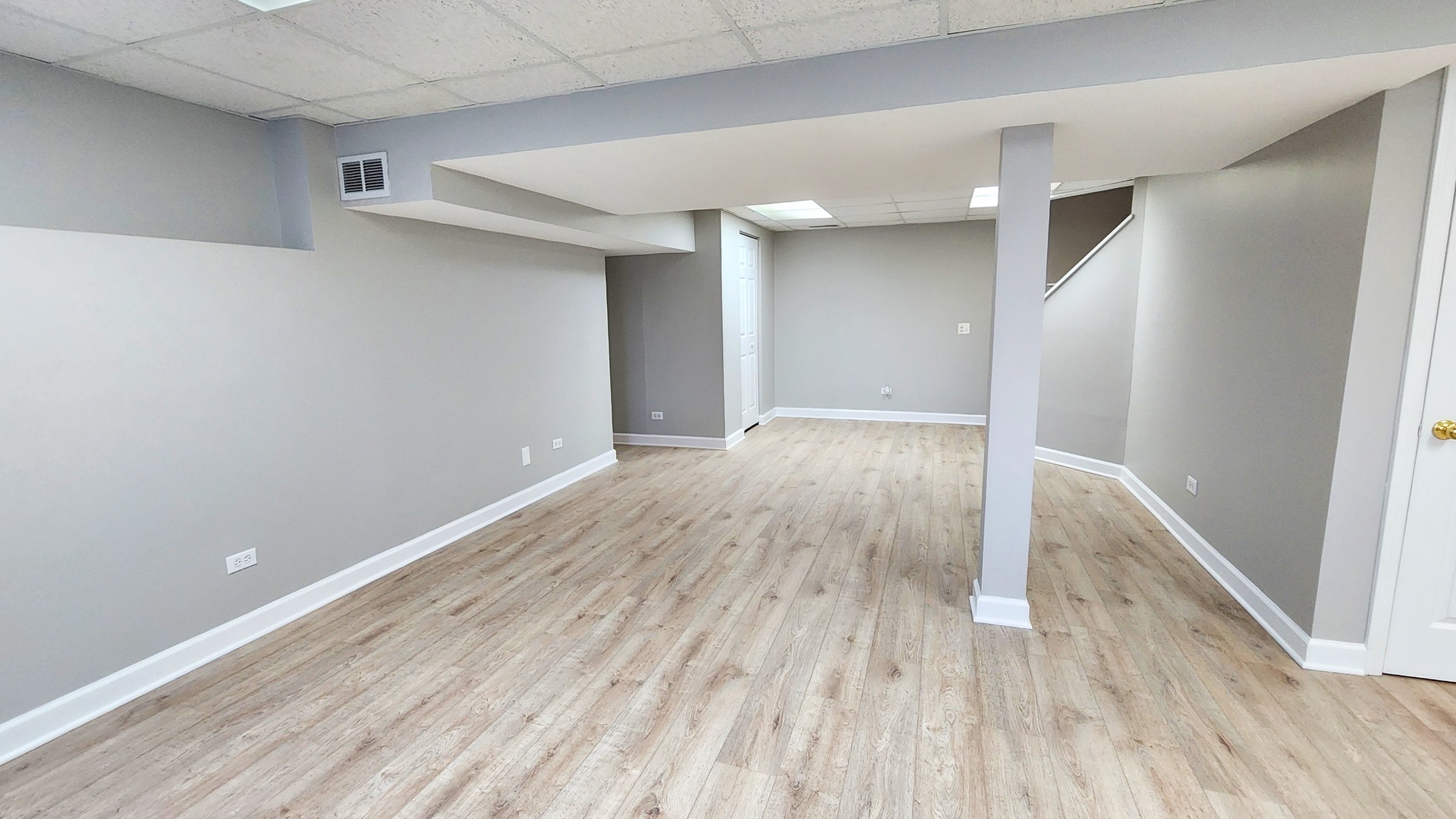 1296 Spaulding Road Bartlett, IL 60103 - Photo 27 of 37 a view of hallway with wooden floor