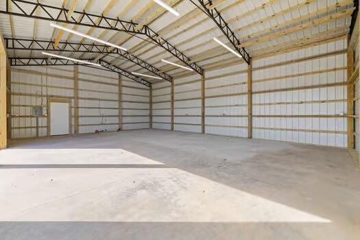 30 Lowery Road Freeport, FL 32439 - Photo 39 of 40 a view of a garage