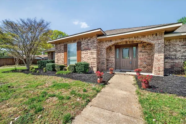 $488,400 | 102 Royal Oaks Drive, Greenville, TX 75402