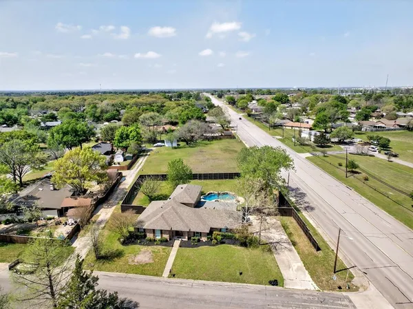 $488,400 | 102 Royal Oaks Drive, Greenville, TX 75402