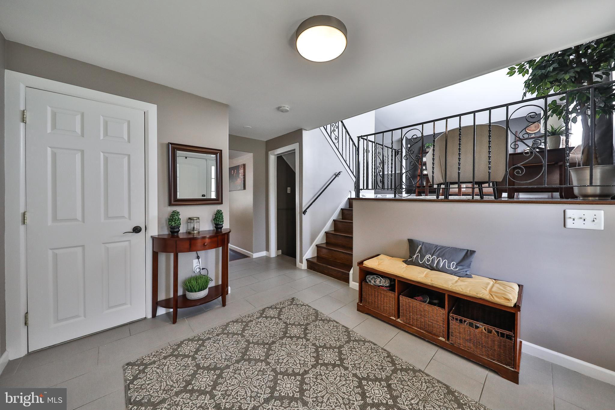 203 Radburn Road Philadelphia, PA 19115 - Photo 2 of 37