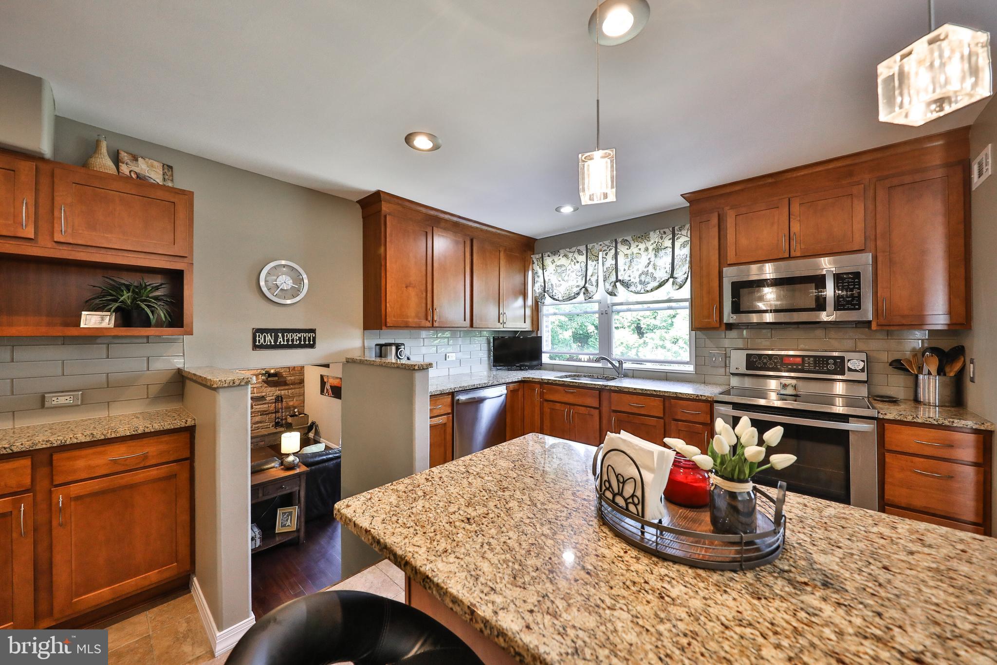 203 Radburn Road Philadelphia, PA 19115 - Photo 15 of 37