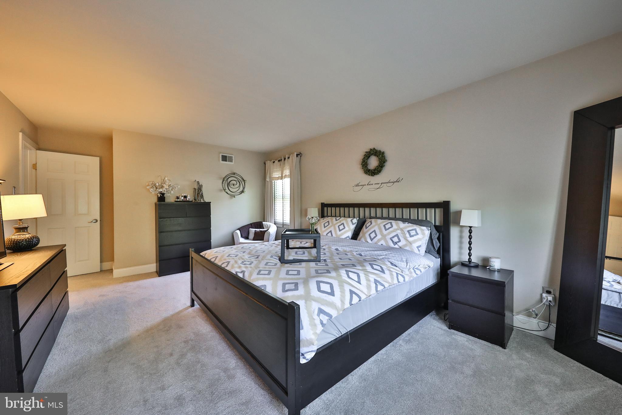 203 Radburn Road Philadelphia, PA 19115 - Photo 20 of 37