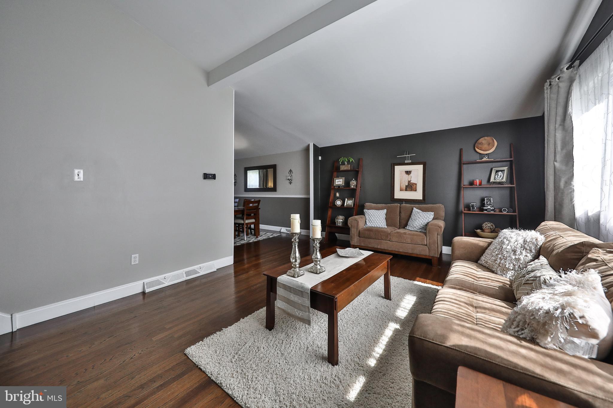 203 Radburn Road Philadelphia, PA 19115 - Photo 7 of 37