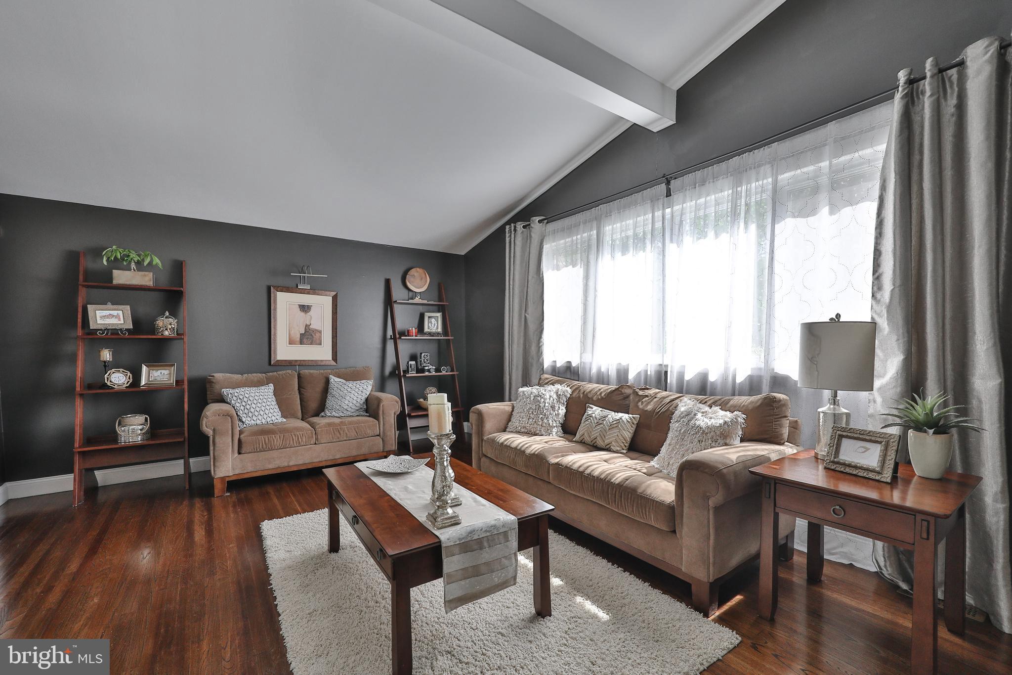 203 Radburn Road Philadelphia, PA 19115 - Photo 8 of 37
