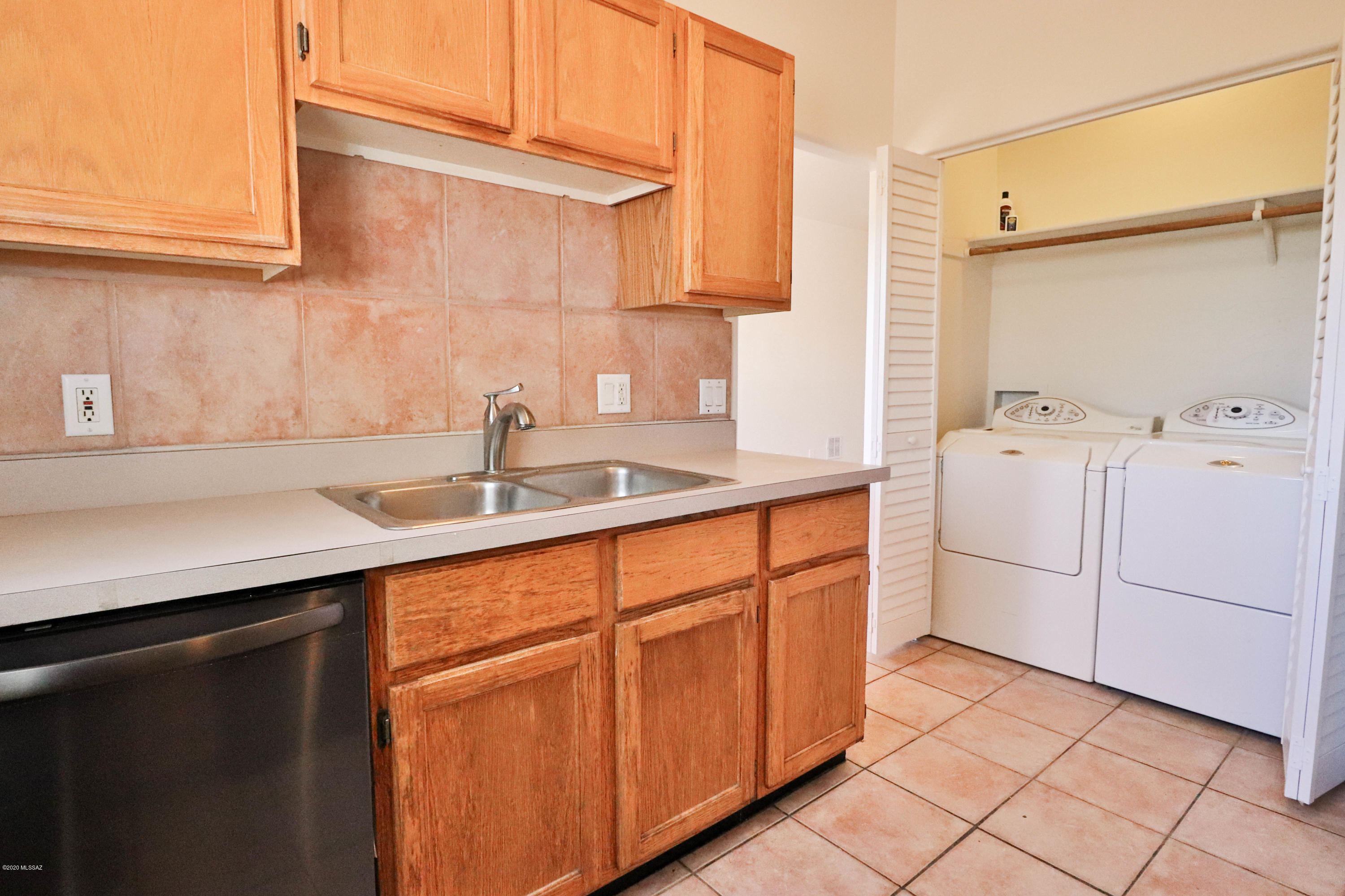 3516 South Mission Road, Unit 2 Tucson, AZ 85713 - Photo 6 of 20