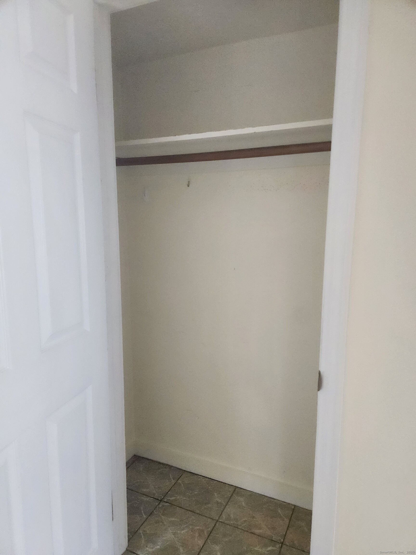 96 Portland Avenue Redding, CT 06896 - Photo 5 of 13