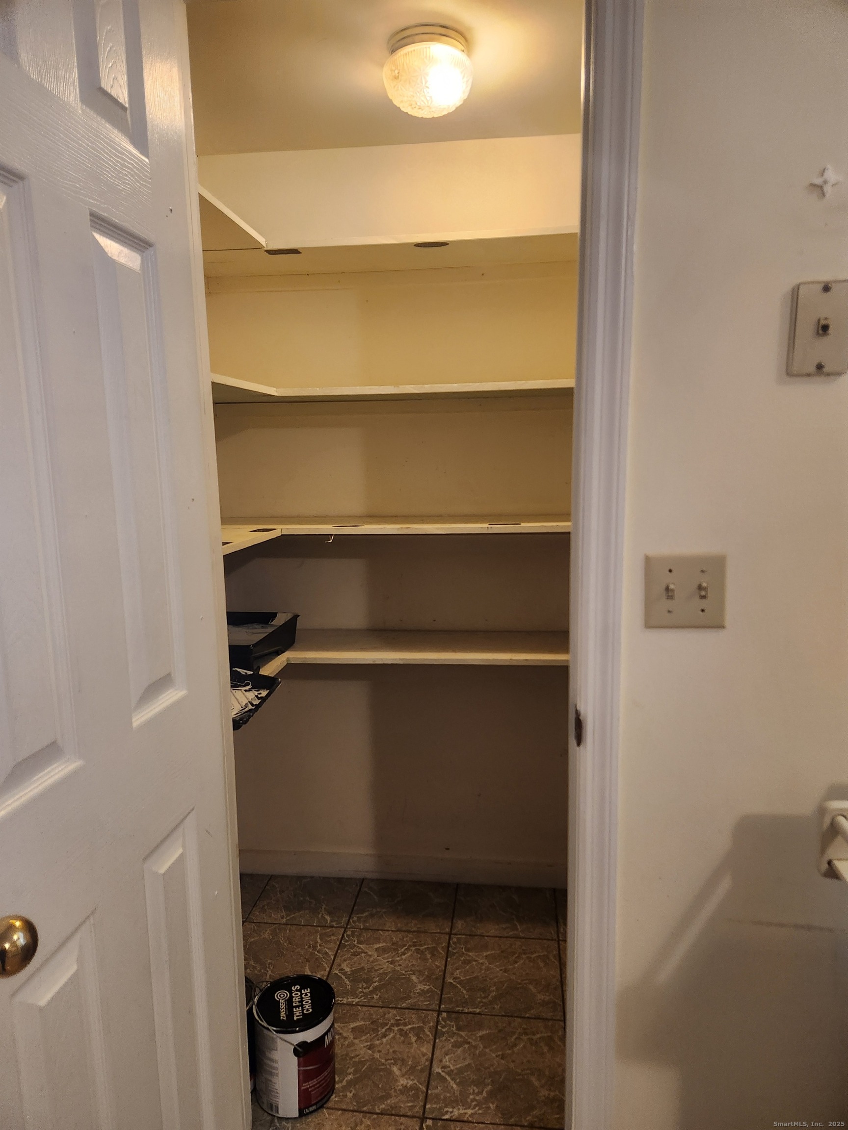 96 Portland Avenue Redding, CT 06896 - Photo 7 of 13