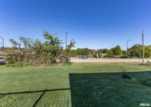 $365,000 | 321 Pin Oak Drive, Geneseo, IL 61254