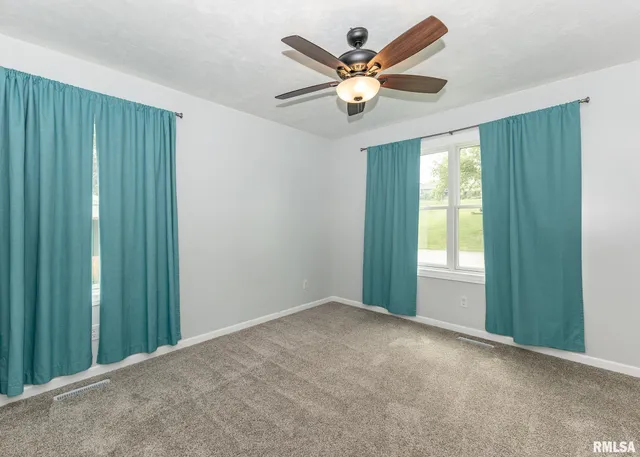 $365,000 | 321 Pin Oak Drive, Geneseo, IL 61254