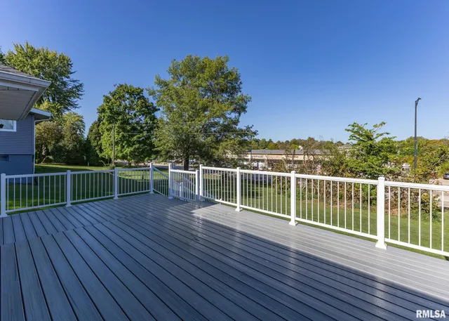 $365,000 | 321 Pin Oak Drive, Geneseo, IL 61254