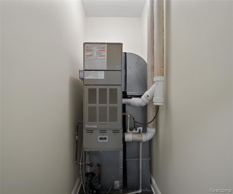 48196 Martz Road Belleville, MI 48111 - Photo 13 of 61