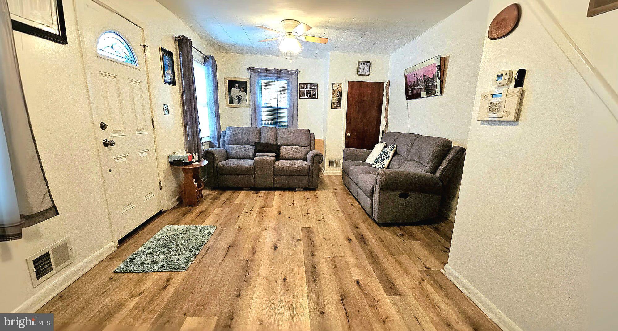 938 Fern Avenue Reading, PA 19607 - Photo 2 of 25