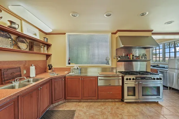 $6,500,000 | 19877 North Davis Road, Lodi, CA 95242