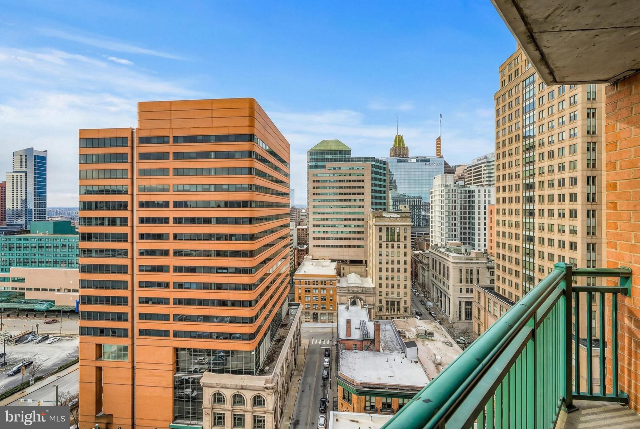 414 Water Street, Unit 1703 Baltimore, MD 21202 - Photo 4 of 34 a front view of a multi story building