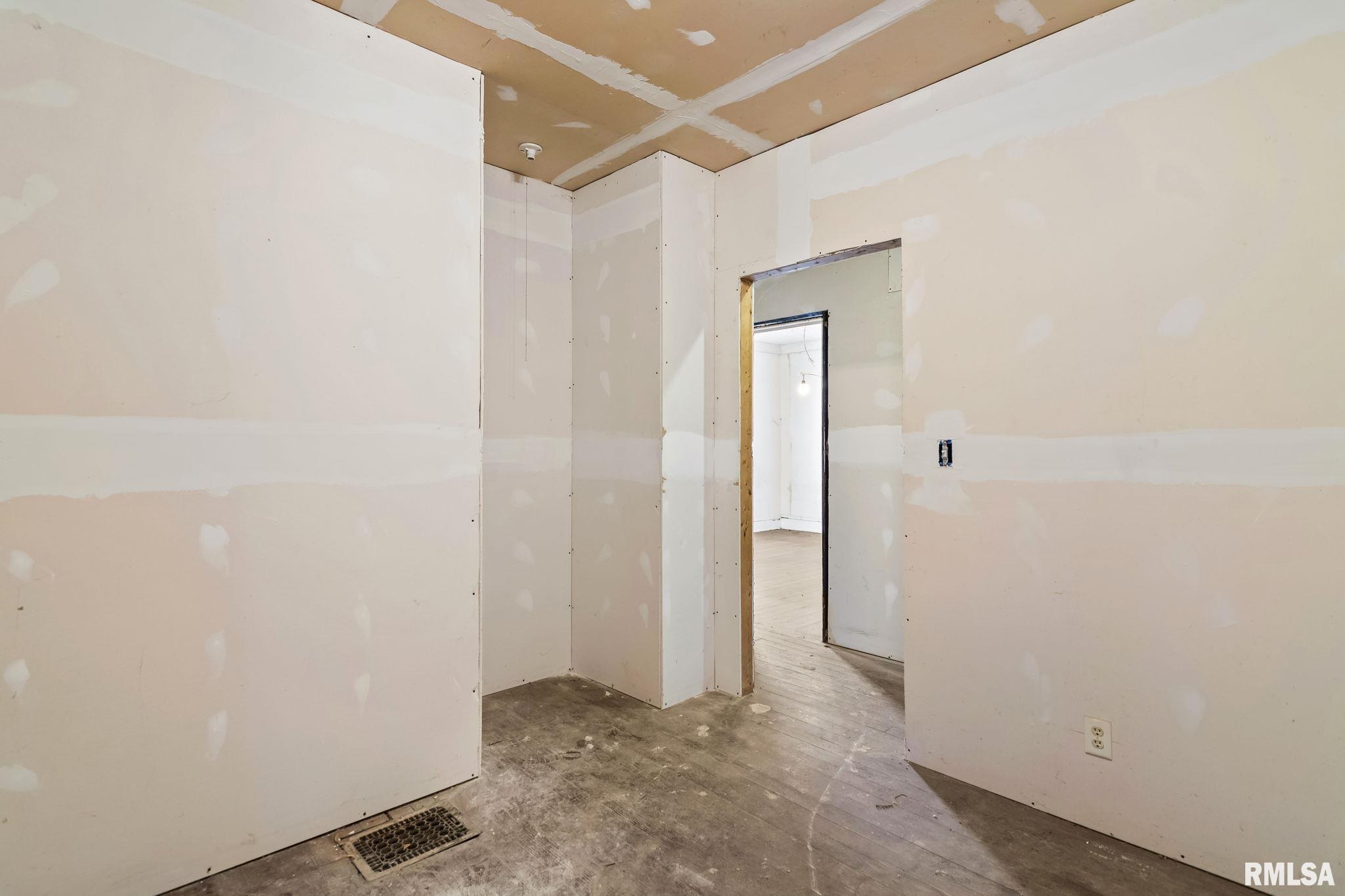 1725 North 9th Street Springfield, IL 62702 - Photo 14 of 19