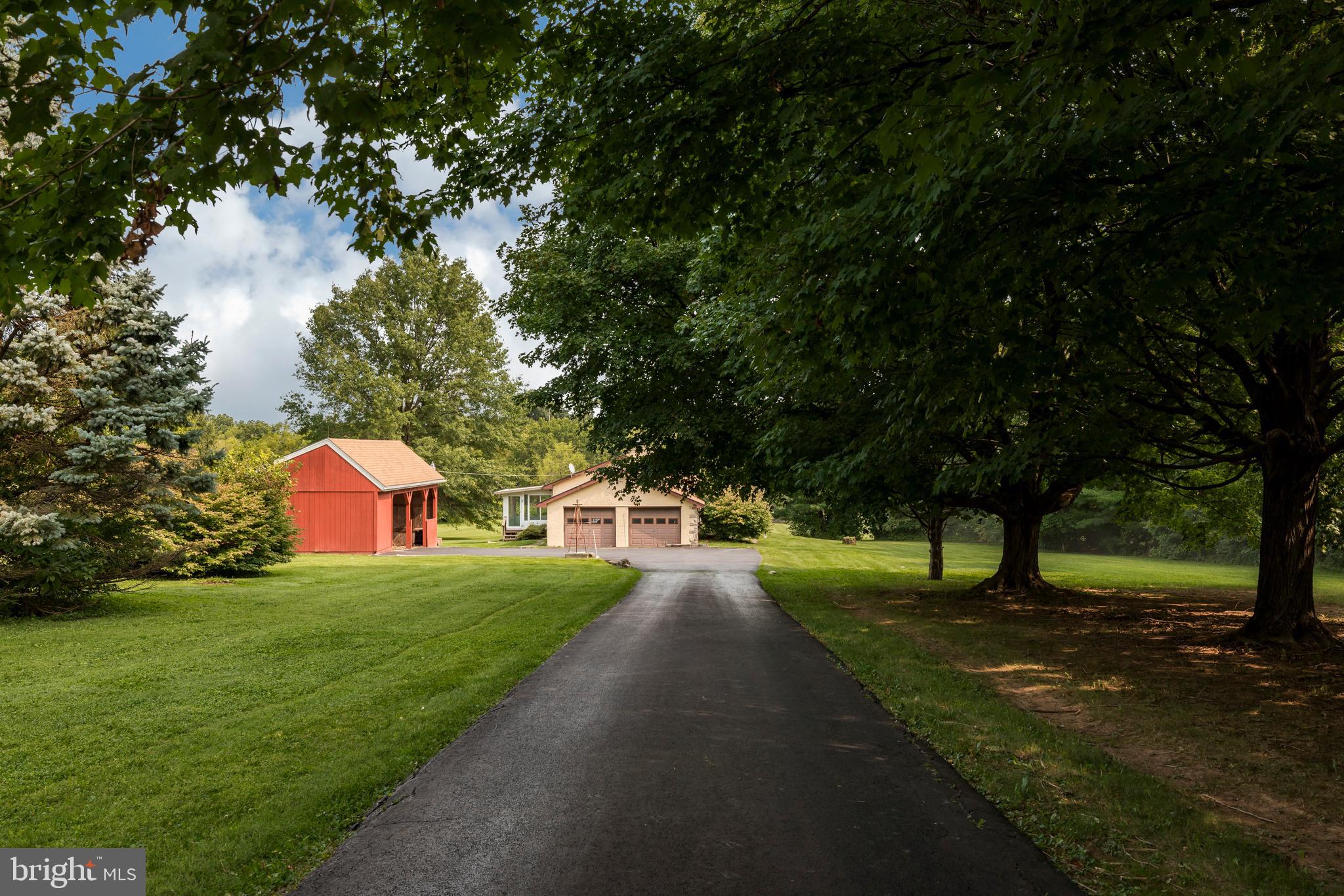 469 Ridge Road Spring City, PA 19475 - Photo 8 of 48 Driveway