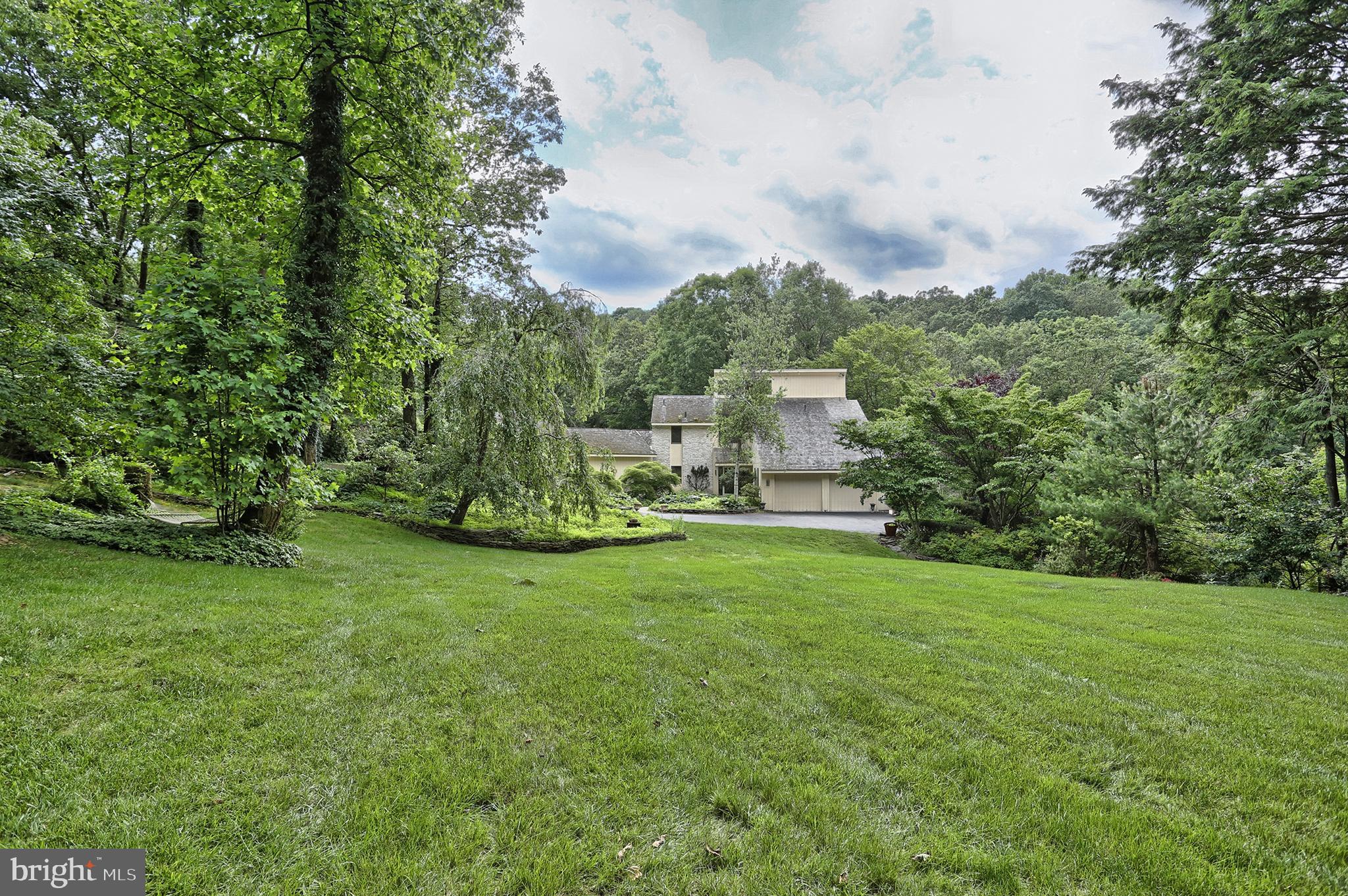 165 Deer Hill Road Reading, PA 19607 - Photo 3 of 76 Gallery Image 3