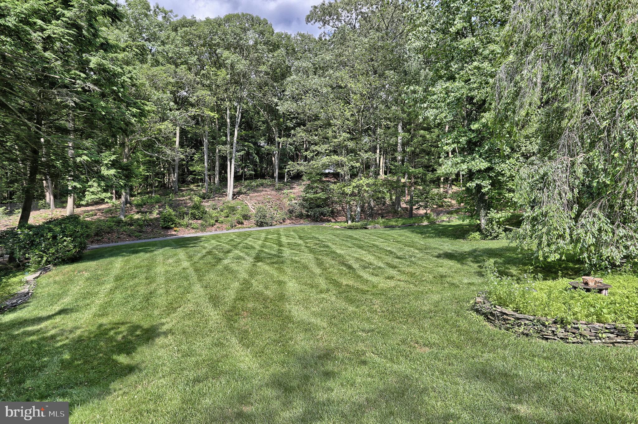 165 Deer Hill Road Reading, PA 19607 - Photo 4 of 76 Gallery Image 4