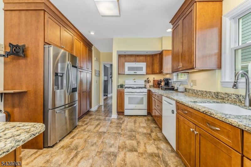 28 Codington Place Somerville, NJ 08876 - Photo 11 of 28