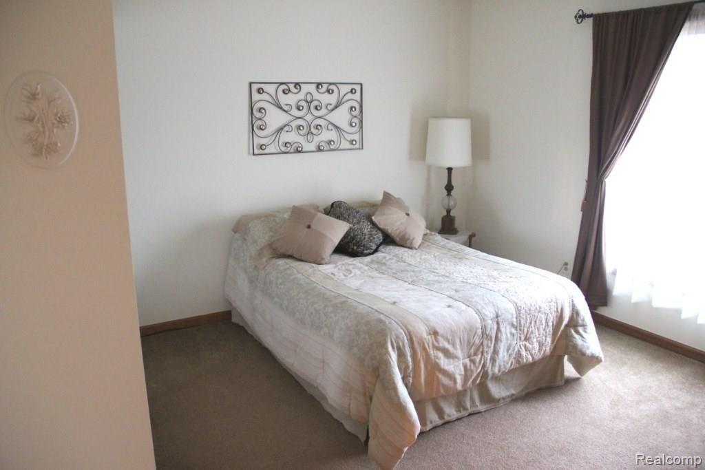 1158 Cobridge Drive Rochester, MI 48306 - Photo 12 of 30 Clean & fresh!