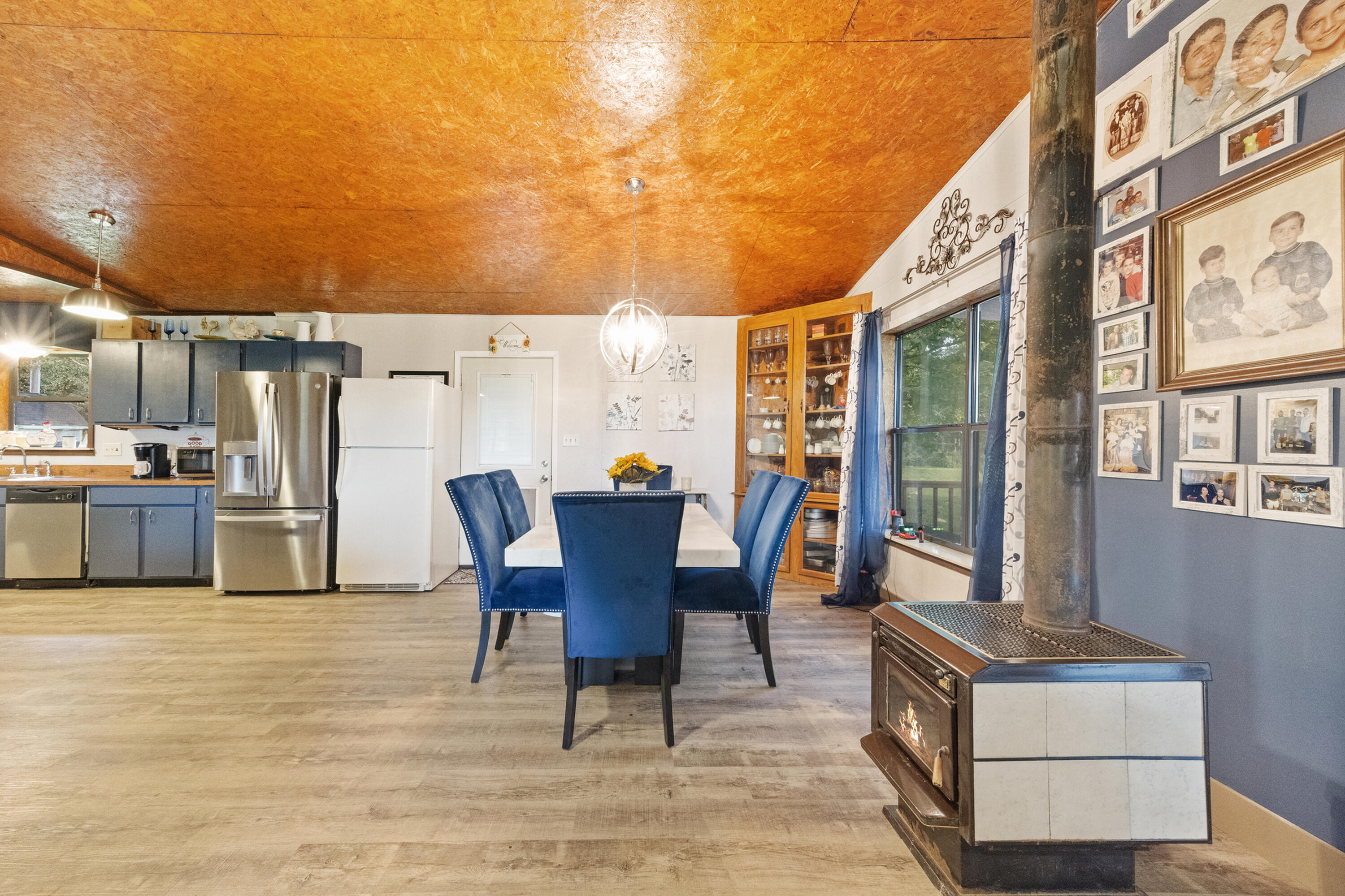 190 Peaden Bridge Road Baker, FL 32531 - Photo 13 of 73 a view of a patio with table and chairs