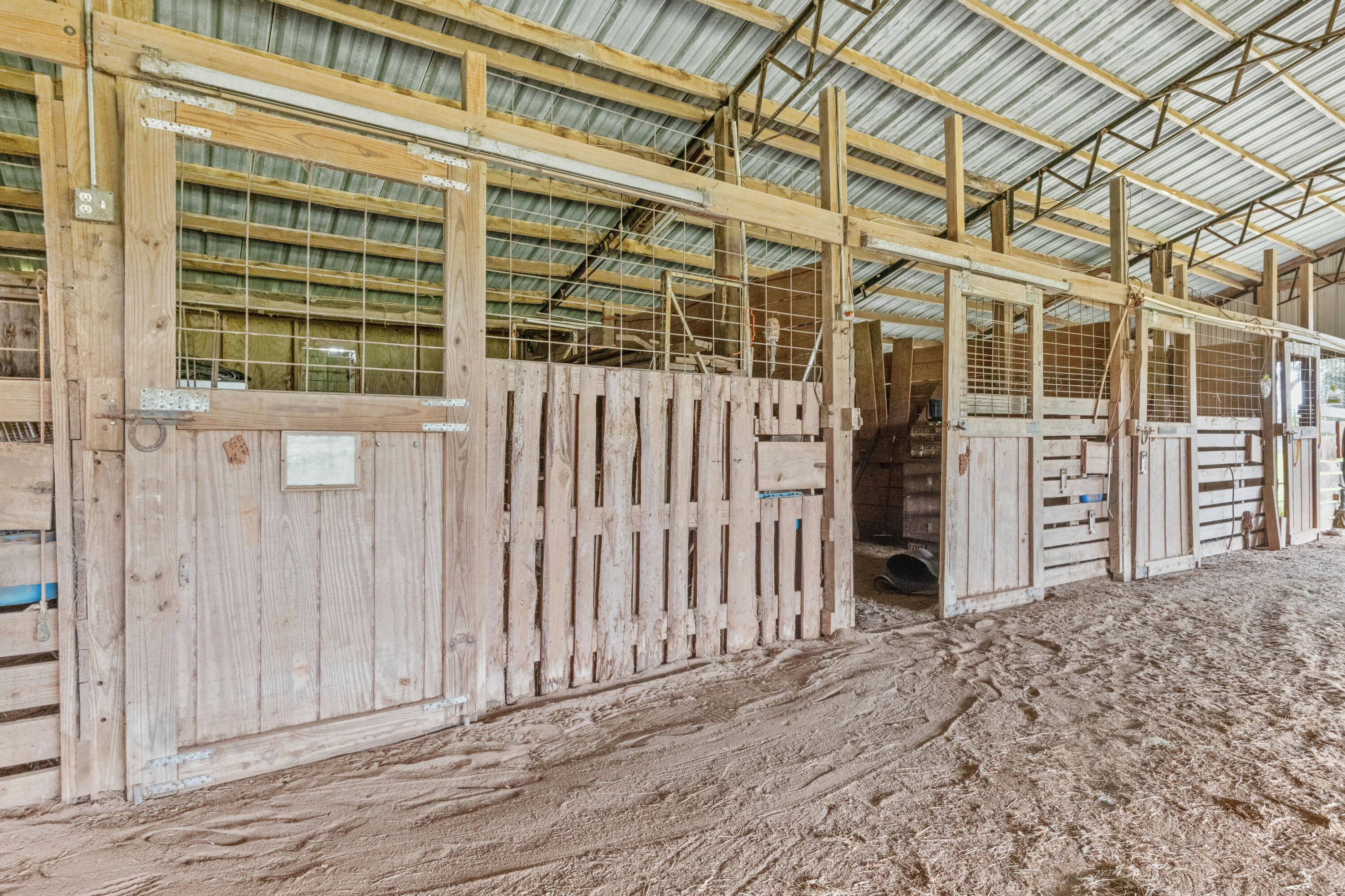 190 Peaden Bridge Road Baker, FL 32531 - Photo 50 of 73 front view of a building