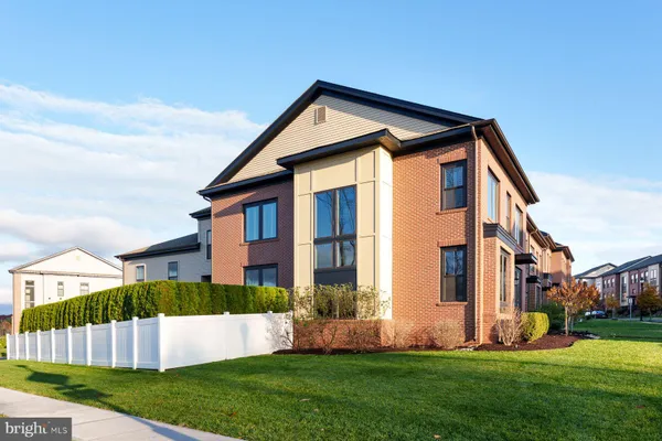 $1,355,000 | 2 East Hartwick Drive, Skillman, NJ 08558