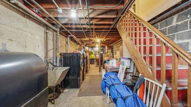 $1,299,900 | 141-01 Jewel Avenue | Kew Gardens Hills